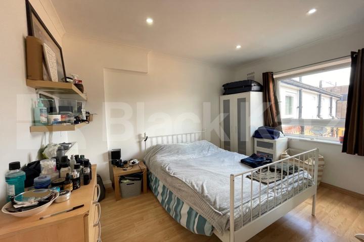 Located moments from London Bridge, Borough and The River Thames Whites Grounds, London Bridge